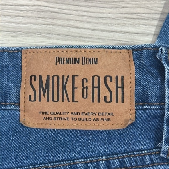 SMOKE & ASH Men’s Distressed Cat Scratch straight Jeans - Picture 8 of 8